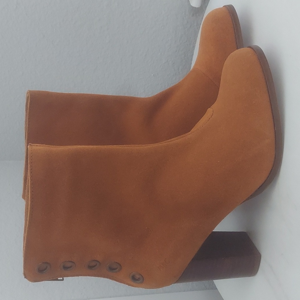 Mussel & Cloud Suede Boots